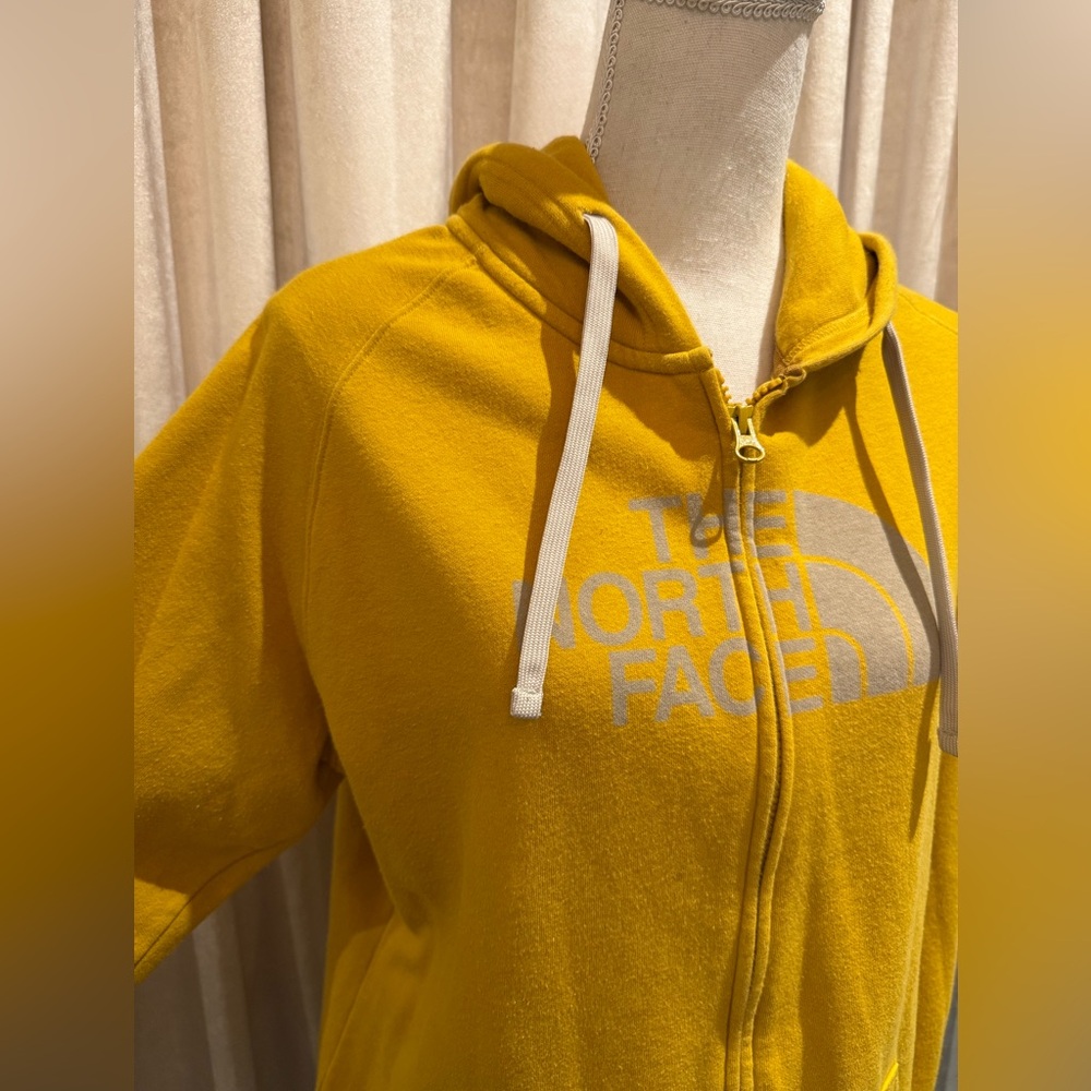 Northface zip up hoodie - Picture 3 of 10
